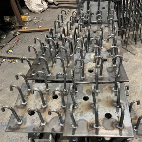 图纸中如何确定鄂尔多斯预埋件的位置？